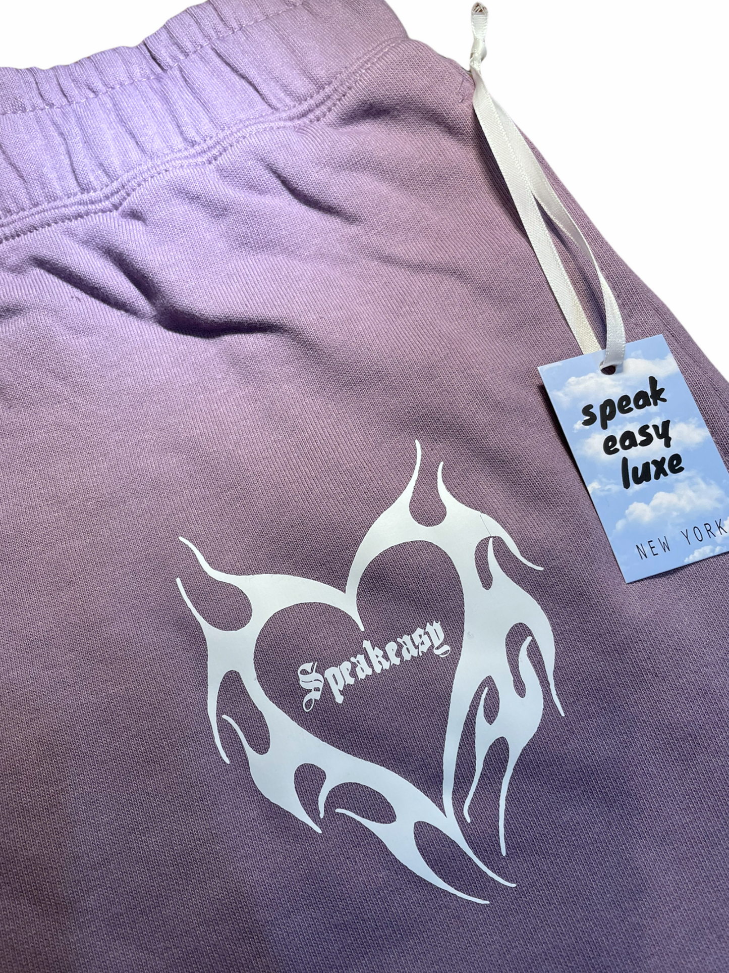 KAYBOP X SPEAKEASY - Flaming Hearts Cotton Sweat-Shorts  in Purple